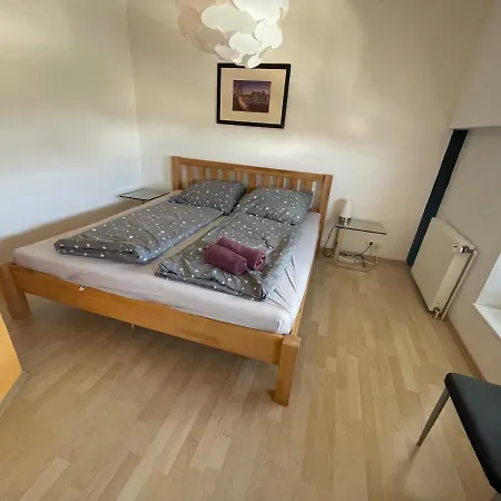 Schoenes Einfaches Zentrales Zimmer Ueber Den Daechern Der Stadt Bremerhaven Pokój zdjęcie