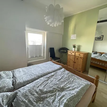 Schoenes Einfaches Zentrales Zimmer Ueber Den Daechern Der Stadt Bremerhaven Pokój zdjęcie