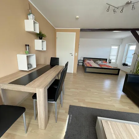 Schoenes Einfaches Zentrales Zimmer Ueber Den Daechern Der Stadt Bremerhaven Pokój zdjęcie