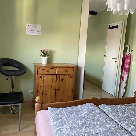 Schoenes Einfaches Zentrales Zimmer Ueber Den Daechern Der Stadt Bremerhaven Pokój zdjęcie